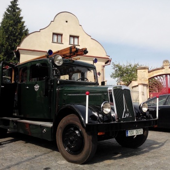 Classic Car Ride and Driving in the Czech Republic: Pilsen City - MAGIRUS KSH 115