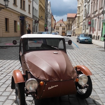 Classic Car Ride and Driving in the Czech Republic: Pilsen City - VELOREX 350