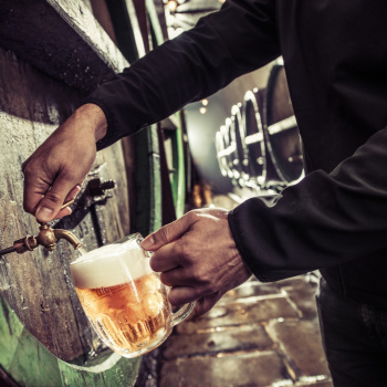 Trinken so viel wie Sie können in der Tschechischen Republik: die Keller der Pilsner Urquell Brauerei