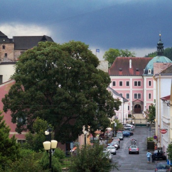Burgen in der Tschechischen Republik: Schatzkammerburg und Schloßanlage Bečov