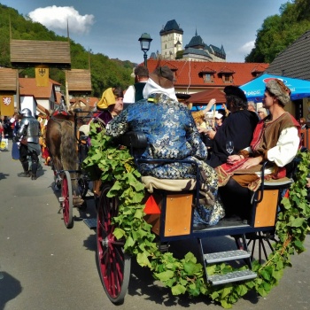 Festivals in the Czech Republic: Vintage & Wine Harvest Experience at Karlštejn Castle